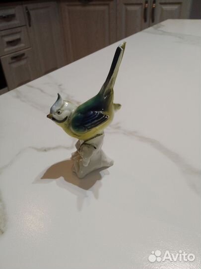 Фарфоровая статуэтка