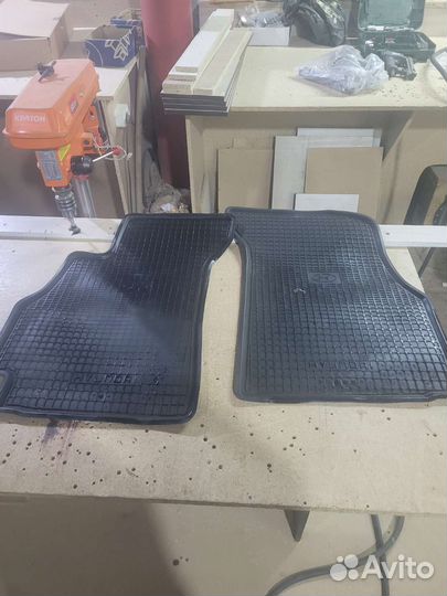Автомобильные коврики резиновые