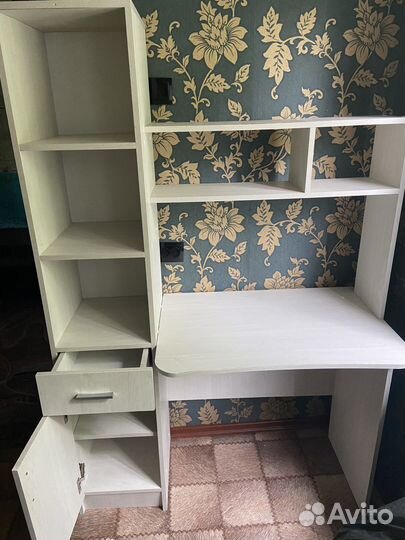 Рабочий стол для школьника