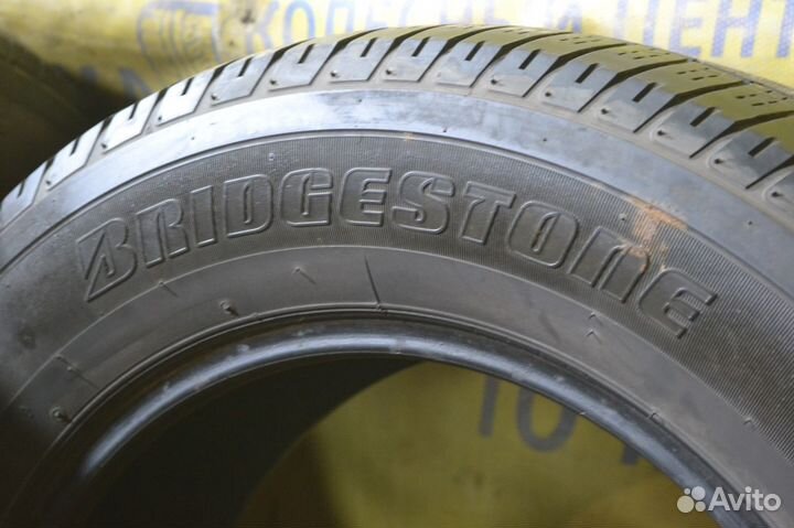 Bridgestone Dueler H/T D687 225/65 R17