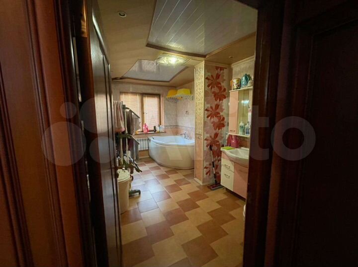 3-к. квартира, 80 м², 2/5 эт.