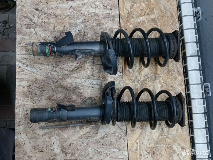 Стойки амортизаторы передние Ford focus 2