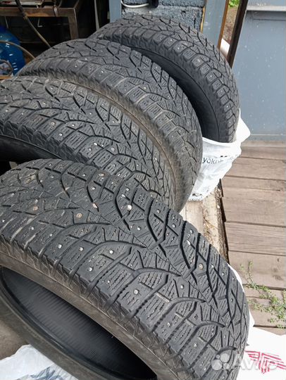 Bridgestone Blizzak Spike-02 SUV 235/65 R17