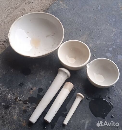 Ступка с пестиком (дробилкой) из фарфора