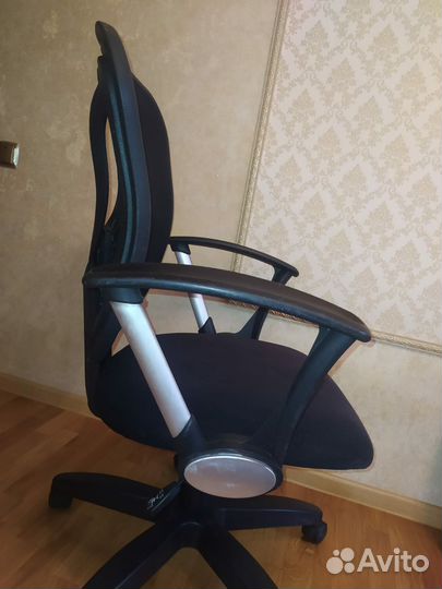 Компьютерное кресло офисное стул