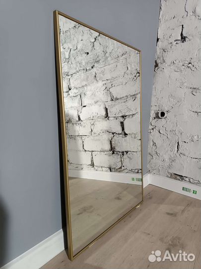 Зеркало в алюминиевой раме