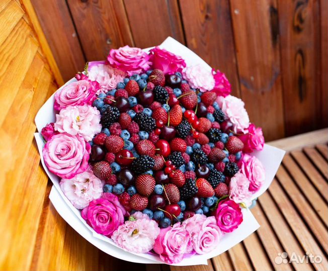 Ягодные букеты с цветами от 1 часа срок заказа