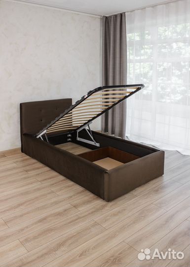 Кровать в велюре с матрасом 80х200