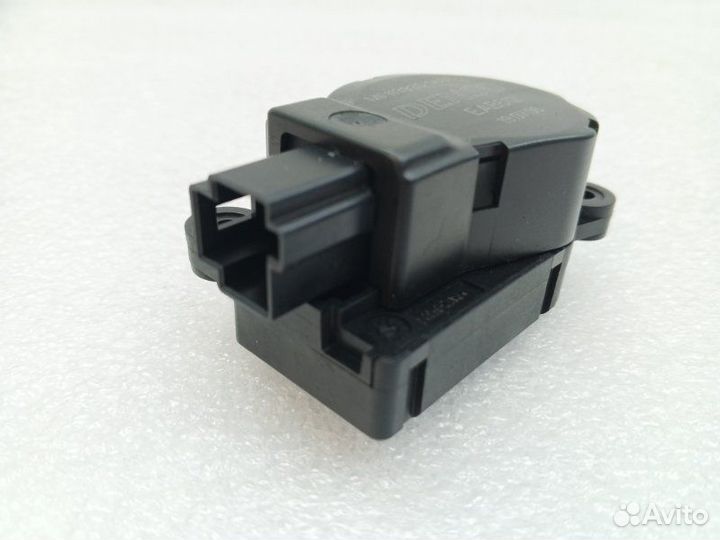 Сервопривод заслонок печки Land Rover Discovery 3