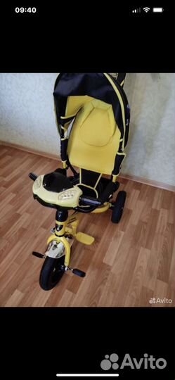 Трехколесный велосипед с ручкой Lamborghini