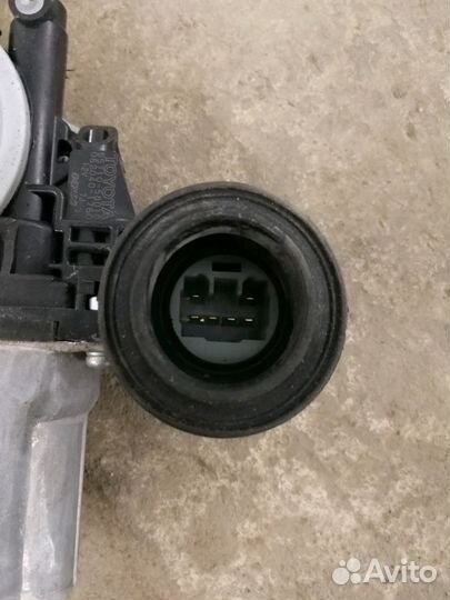 Стекло подъёмник электрон передний правый