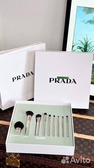 Кисти для макияжа Prada