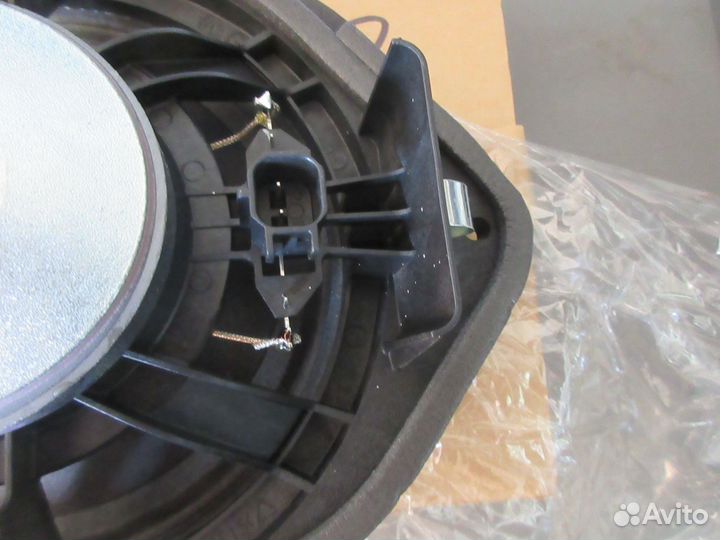 Динамик задней двери Insginia