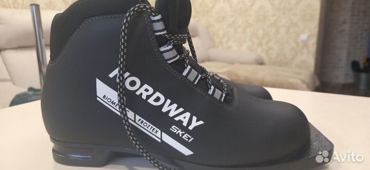 Лыжные ботинки 39р