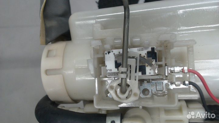 Насос топливный электрический Toyota RAV 4, 2002