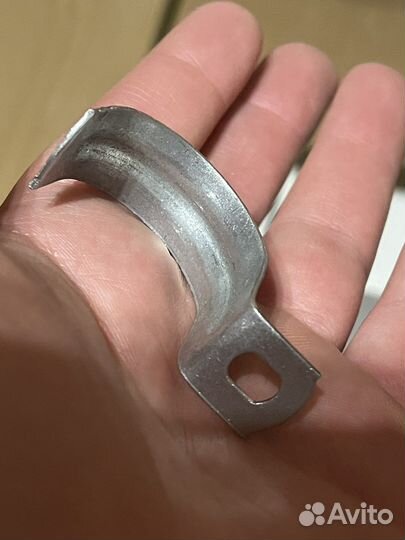 Скобка металлическая двухлапковая смд 19-20