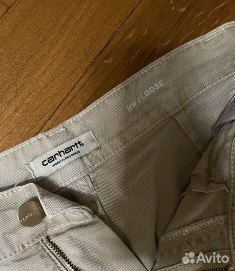 Бежевые джинсы carhartt