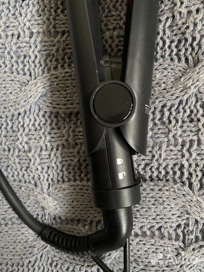 Выпрямитель для волос Rowenta for elite model look