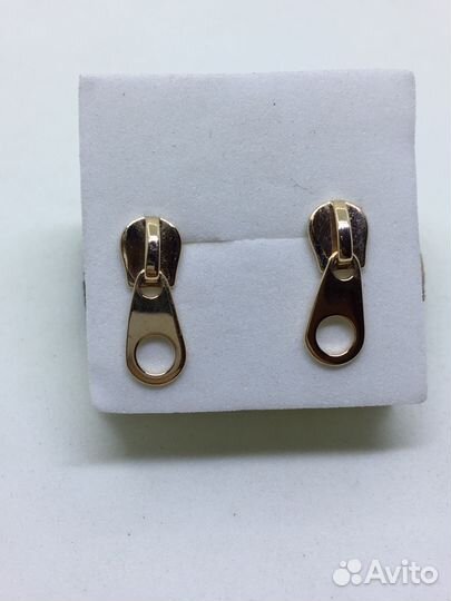 Серьги-гвоздики