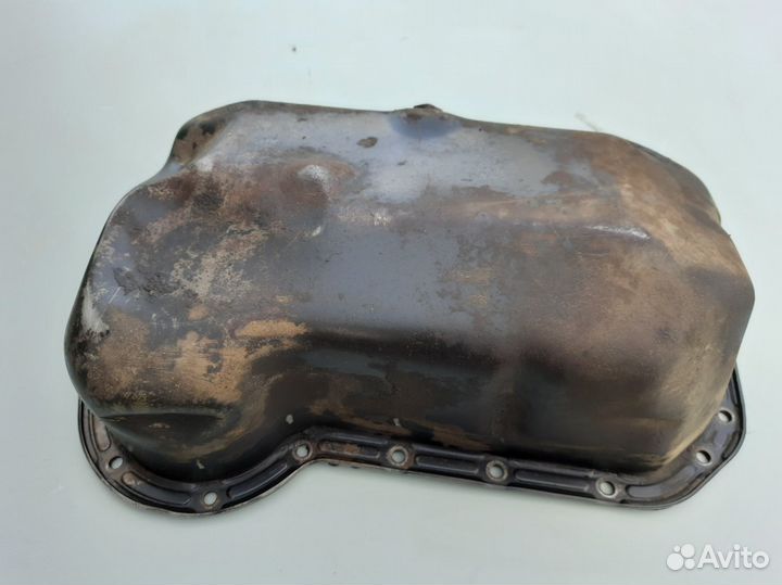 Поддон двигателя Volkswagen Passat B3