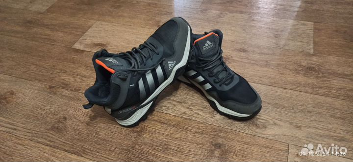 Кроссовки зимние