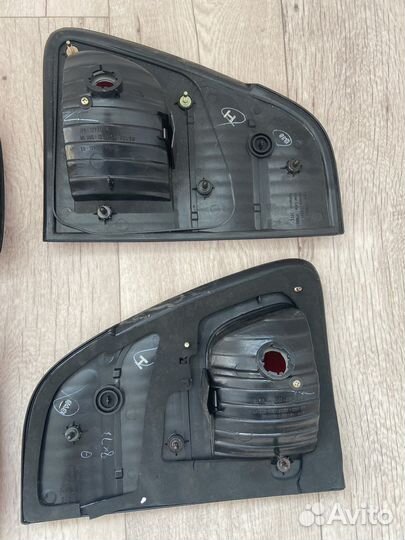 Фары на Toyota Land Cruiser 100 рейстайлинг 2