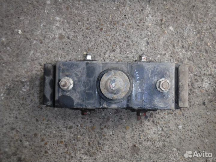 Опора кпп Mitsubishi Pajero Sport 2 4D56 2015