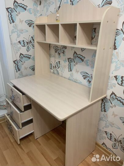 Письменный стол для девочки