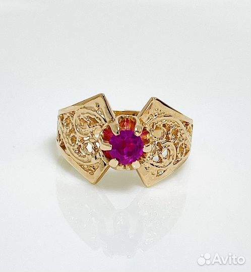 Золотое кольцо с корундом 583 проба