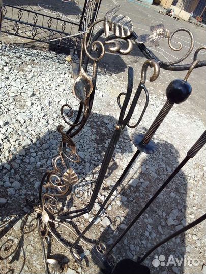 Мусорное ведро и каменный набор