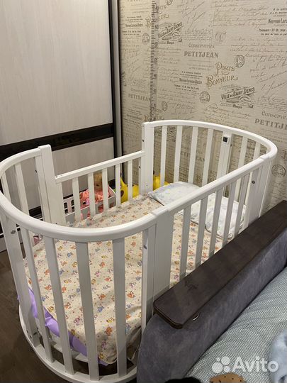 Детская кровать с маятником круглая