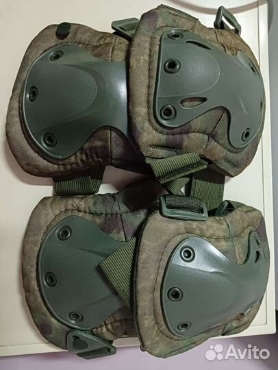 Наколенники военные