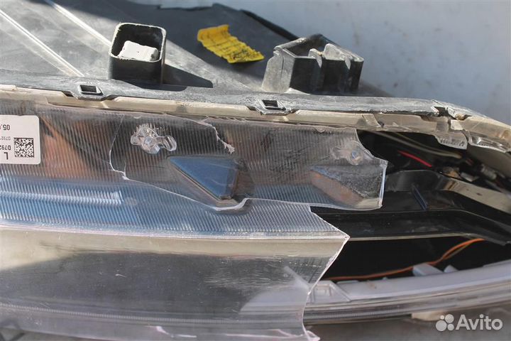 Фара левая Тойота Хайлакс