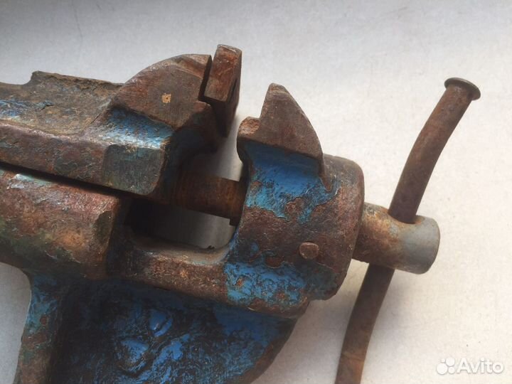 Тиски тисочки