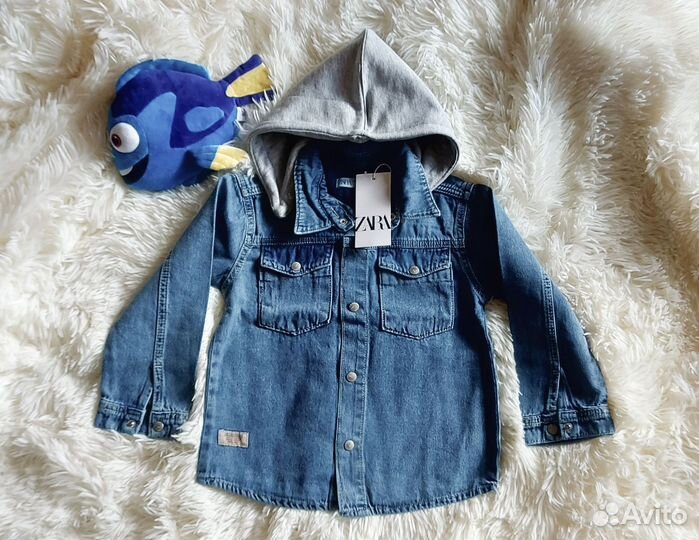 Джинсовка рубашка с трикотажным капюшоном