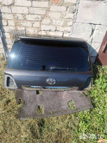 Крышка багажника Тойота лк200