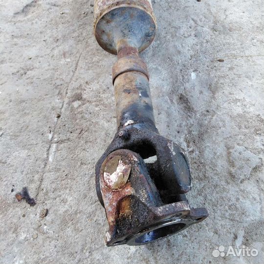 Карданный вал передний Chevrolet Niva 07г.в. карда