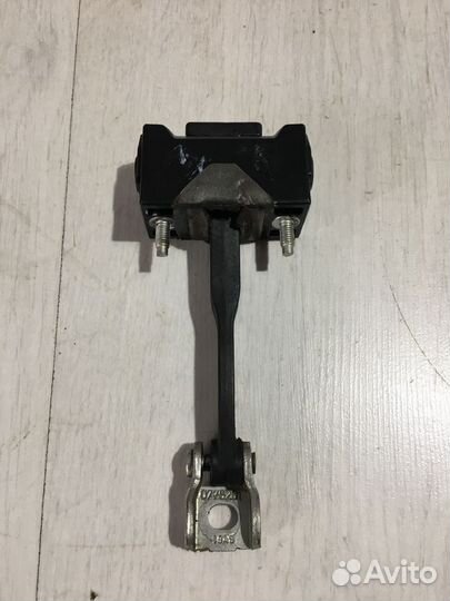 Ограничитель двери LADA vesta SW Cross 1.8 мт