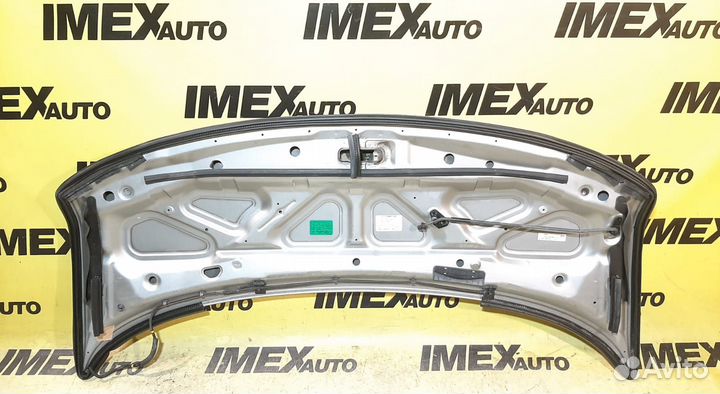 Капот Nissan Elgrand E51 KY0