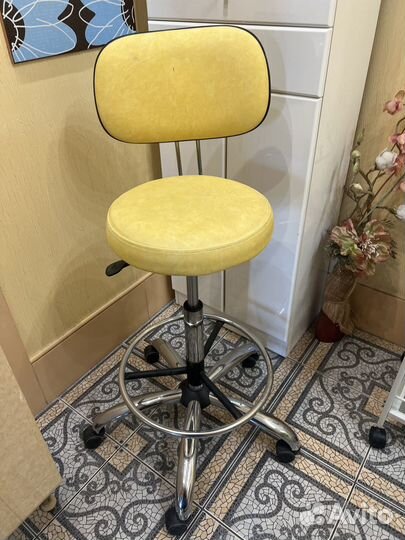 Стул для косметолога