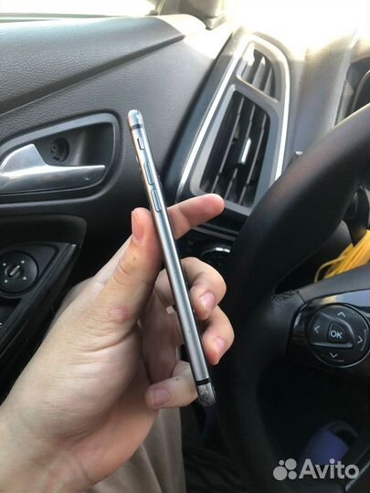 iPhone 8, 64 ГБ