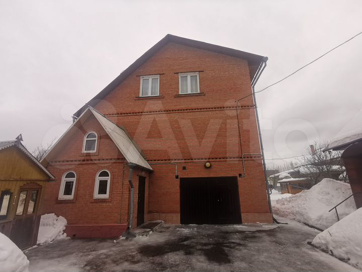 Дом 225,9 м² на участке 15 сот.