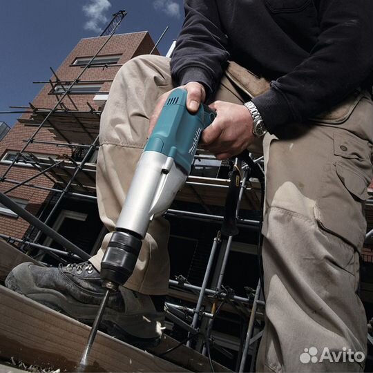 Дрель электрическая makita DP4011, 720 Вт, 2900 об/мин, 2.2 кг