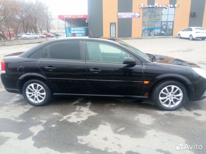 Opel Vectra 1.8 МТ, 2007, битый, 331 110 км