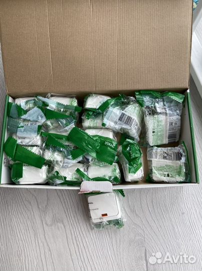 Выключатель одноклавишный BA10-005B Schneider Elec