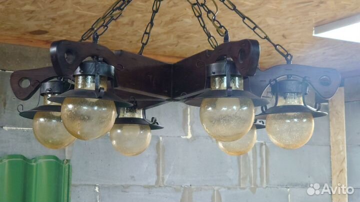 Люстра из дерева