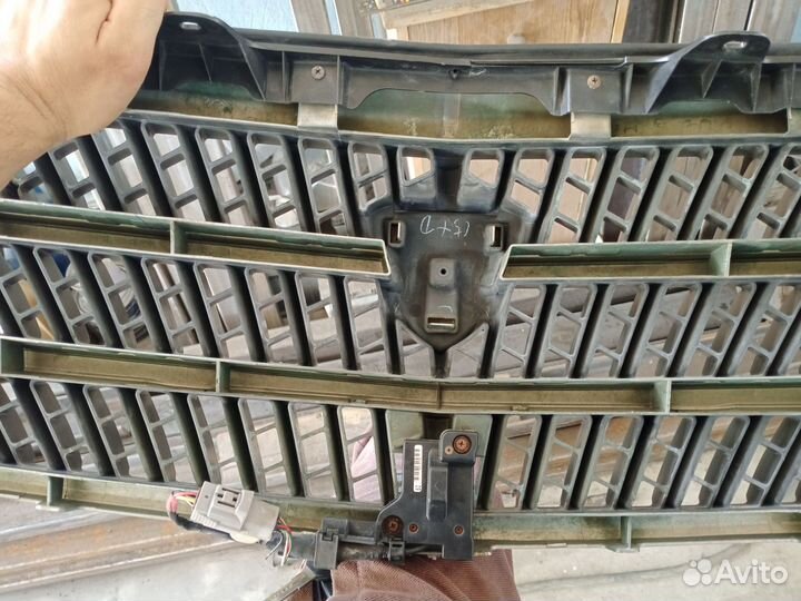 Решетка радиатора Toyota Alphard ANH10 с камерой