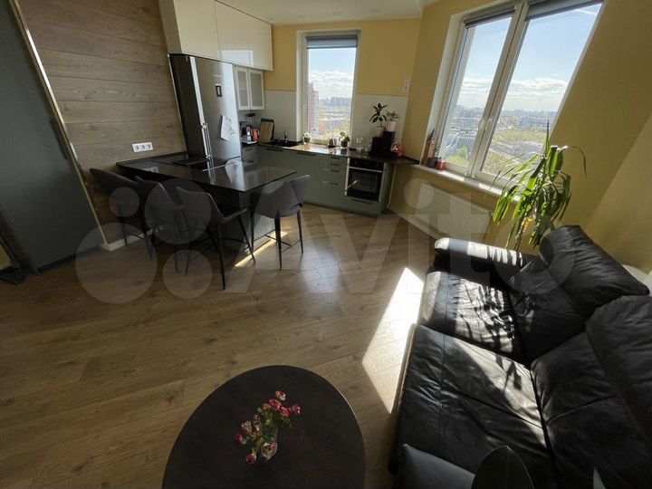 3-к. квартира, 93,7 м², 15/19 эт.