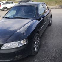 Opel Vectra 2.0 AT, 1998, битый, 200 000 км, с пробегом, цена 140 000 руб.