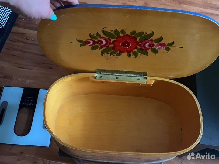 Шкатулка с хохломской росписью